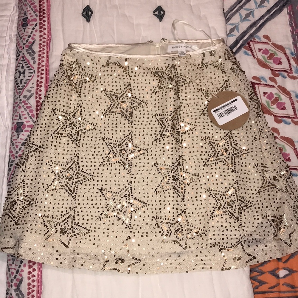 New with tags honey punch skirt.